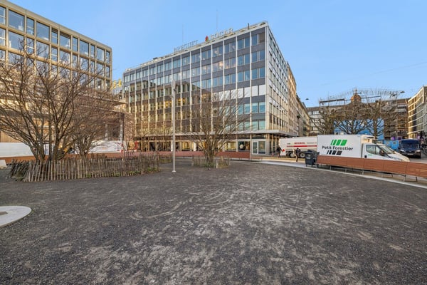 Magnifiques bureaux à la rue du Rhône avec vue dégagée sur la rade 2