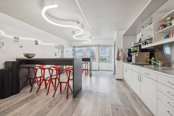 BUREAUX PLUG & WORK 920 m² | Quartier Pont Rouge 13
