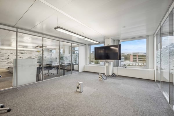 Bureaux 550m² avec Terrasse Privative – Acacias 13