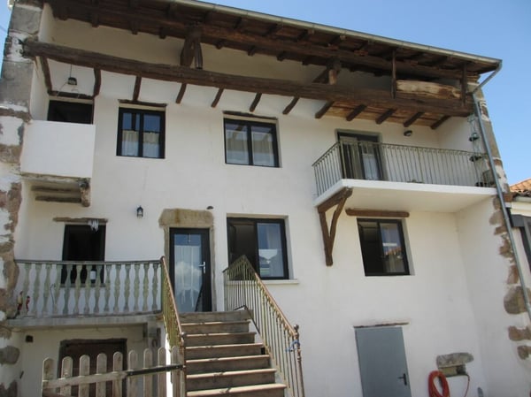 Ensemble immobilier avec piscine intérieure et terrain de 7'878 m² 5