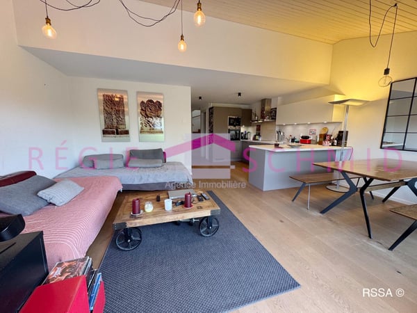 Appartement au dernier étage de 3 chambres à Gingins 2