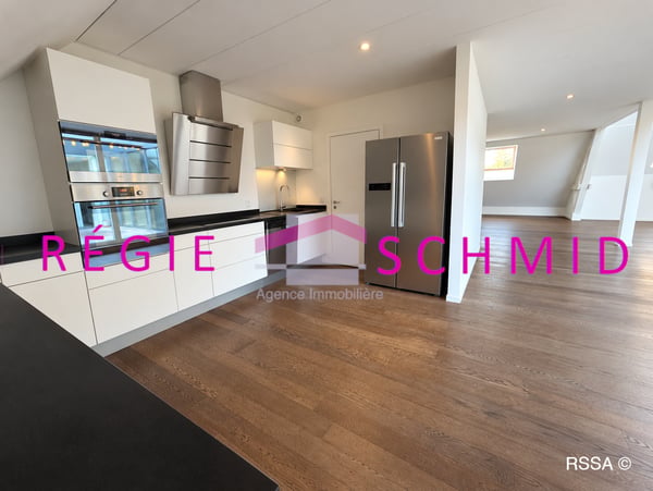 Appartement duplex en attique de 7,5 pièces à Eysins 6