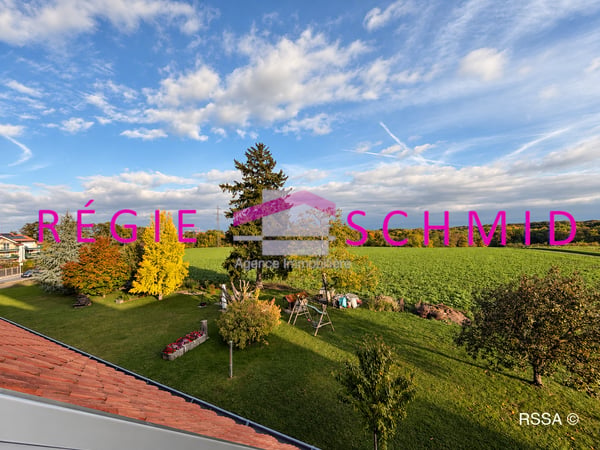 Appartement duplex en attique de 7,5 pièces à Eysins 1