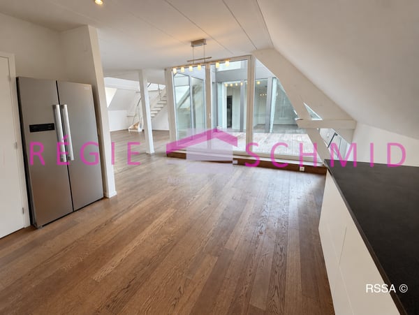 Appartement duplex en attique de 7,5 pièces à Eysins 7