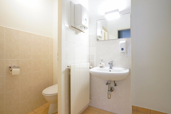 Bureaux d'environ 330 m² au 1er étage 6