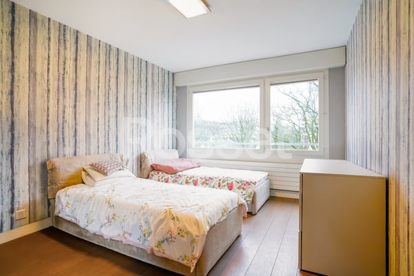 En Exclusivité : Bel appartement de 6 pièces en étage élevé 6