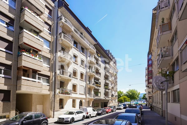 Bureaux d'env. 70m² au rez-de-chaussée 1
