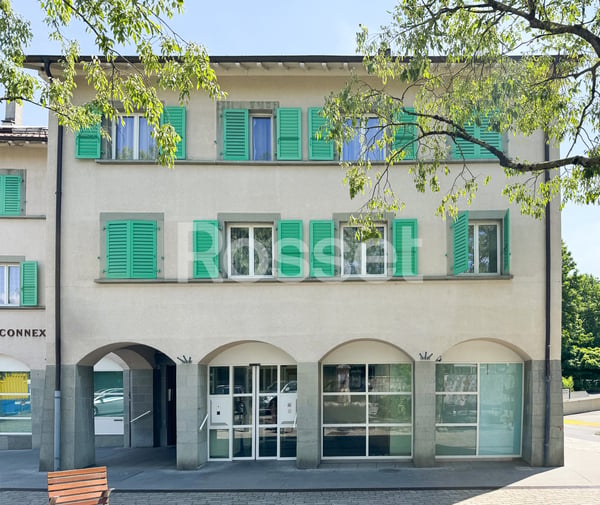 Arcade d'env. 153m² au rez-de-chaussée avec accès au sous-sol 1