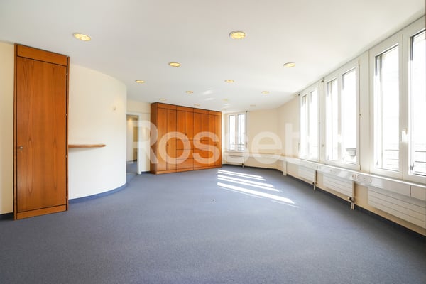 Bureaux d'env. 252m² au 3ème étage 6