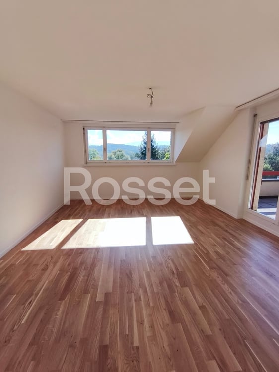 Magnifique appartement 4.5 pièces rénové au 2ème étage 2