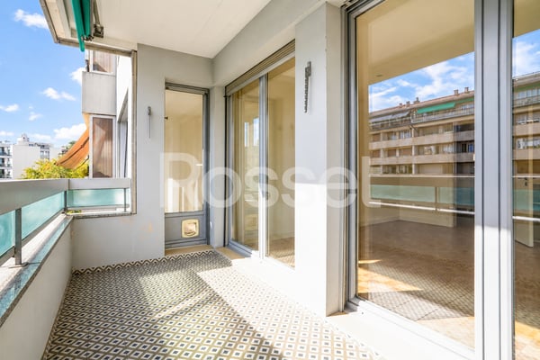 Bel appartement traversant et entièrement rénové de 4,5 pièces 11