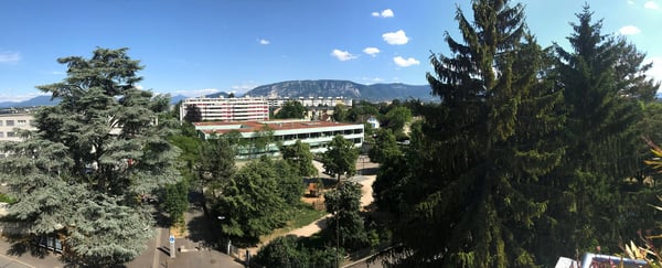 BEL ET GRAND APPARTEMENT EN ATTIQUE 11
