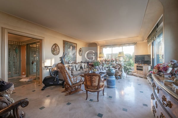 Magnifique attique avec grande terrasse et vue spectaculaire 4