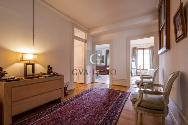 Magnifique hôtel particulier dans le quartier de l'Eglise Russe 3