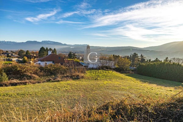 Terrain constructible au calme avec superbe vue 18