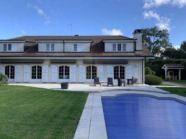 Belle maison familiale avec piscine & dépendance 1