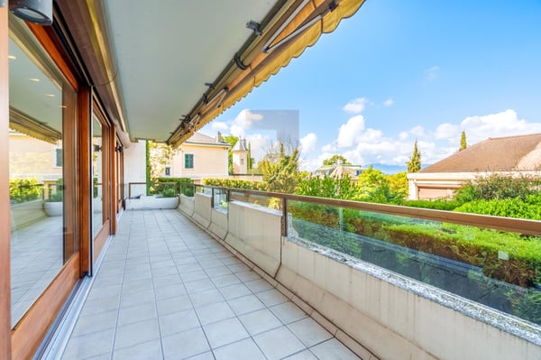 Exceptionnel 6.5 pièces en duplex avec jardin à Champel 6