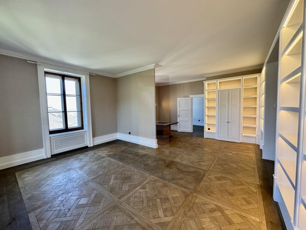 Superbe appartement rénové au coeur de la vieille ville 4