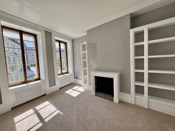 Superbe appartement rénové au coeur de la vieille ville 9