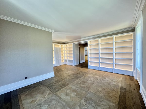 Superbe appartement rénové au coeur de la vieille ville 3