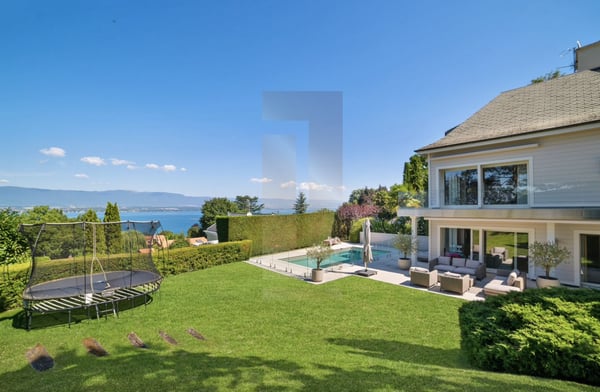 Sublime maison avec vue lac à Anières 2