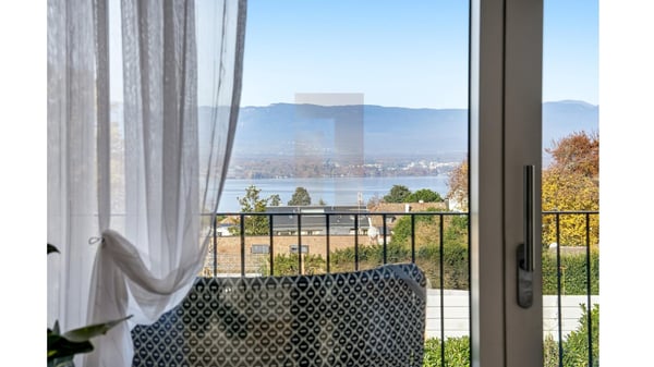 Exclusivité : Maison contemporaine clé en main avec vue lac 10
