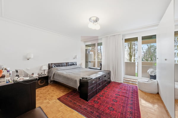 Prestigieux appartement traversant à Champel 8