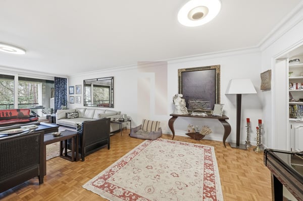 Prestigieux appartement traversant à Champel 5