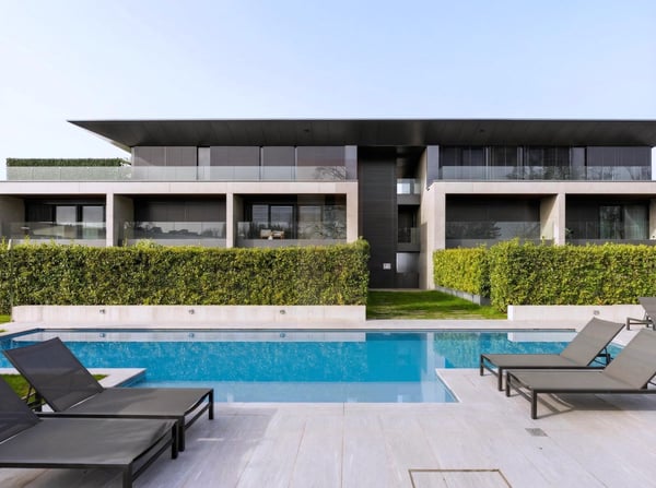 En Exclusivité : Townhouse avec vue lac et piscine dans une résidence haut de gamme 1