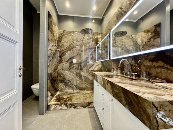 Superbe appartement rénové au coeur de la vieille ville 9