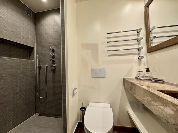 Superbe appartement rénové au coeur de la vieille ville 12