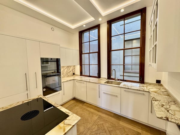 Superbe appartement rénové au coeur de la vieille ville 3
