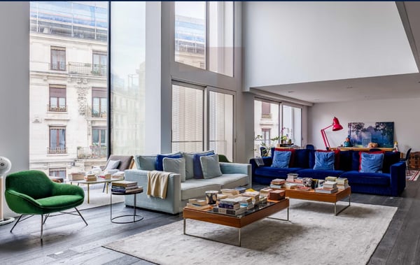 Élégant duplex contemporain avec double hauteur et services hôteliers 2