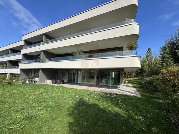 Superbe appartement meublé en rez de jardin 11