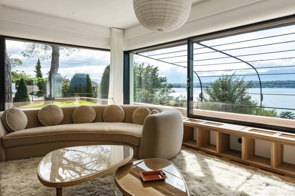 Superbe villa atypique surplombant le lac 9