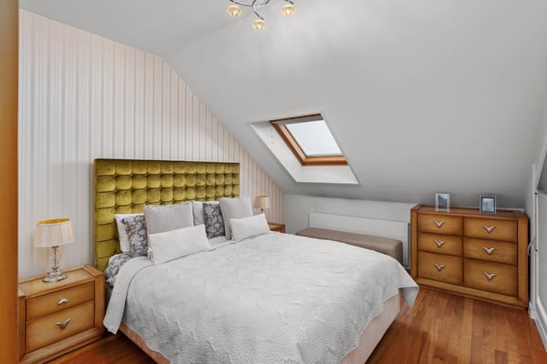 Duplex de caractère aux portes du parc Bertrand 13
