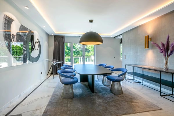 Somptueux attique en duplex rénové ! 8
