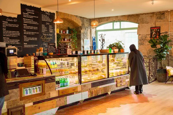 CHARMANT TEA-ROOM PROCHE DU LAC QUARTIER PÂQUIS 1