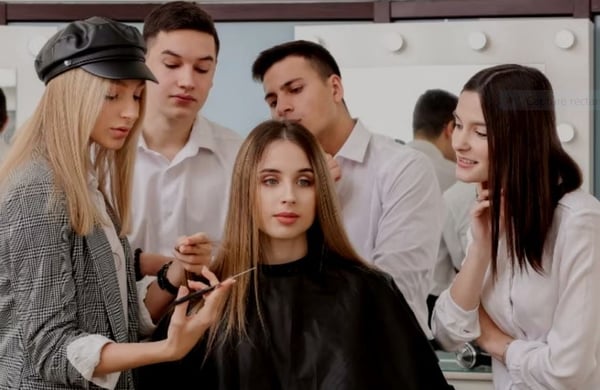 GRANDE ECOLE-SALON DE COIFFURE - EMPLACEMENT IDÉAL 1