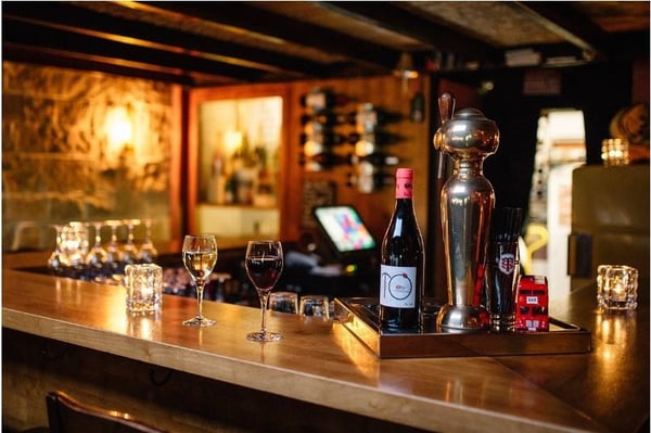 CAFÉ BAR AUX EAUX-VIVES - GRANDE TERRASSE