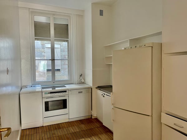 Magnifique appartement, 3ème étage, Coeur de la Vieille-Ville. 12