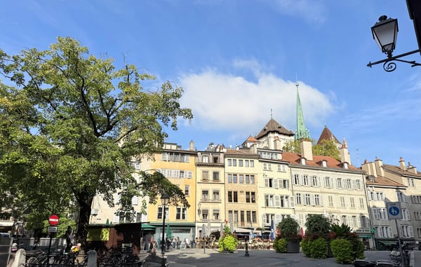 Magnifique appartement, 3ème étage, Coeur de la Vieille-Ville. 2
