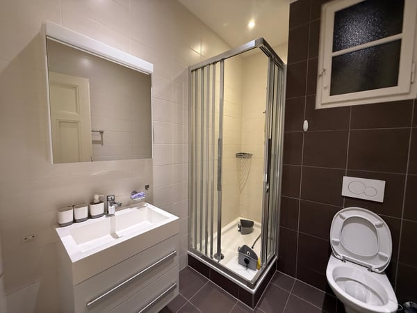 Elégant et spacieux appartement de 7.5 pièces à Champel, Genève 5
