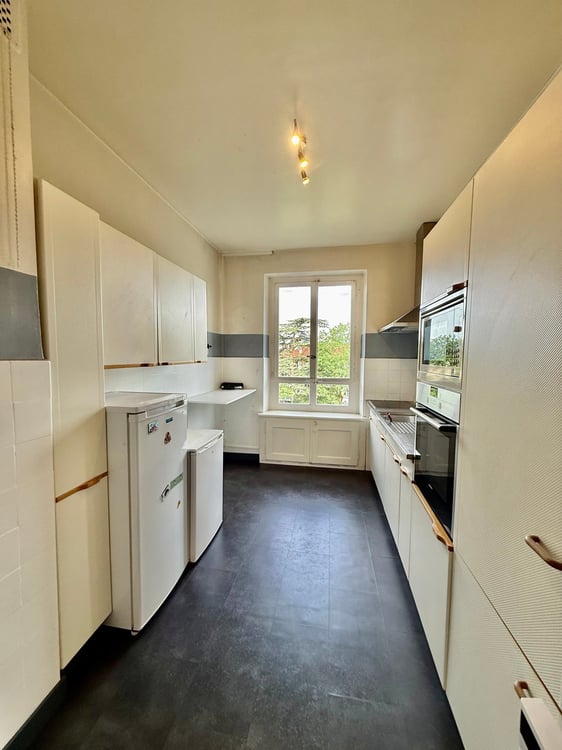 Elégant et spacieux appartement de 7.5 pièces à Champel, Genève 4