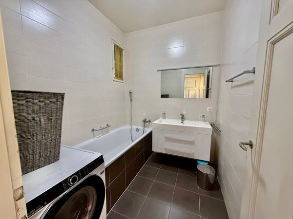 Elégant et spacieux appartement de 7.5 pièces à Champel, Genève 6