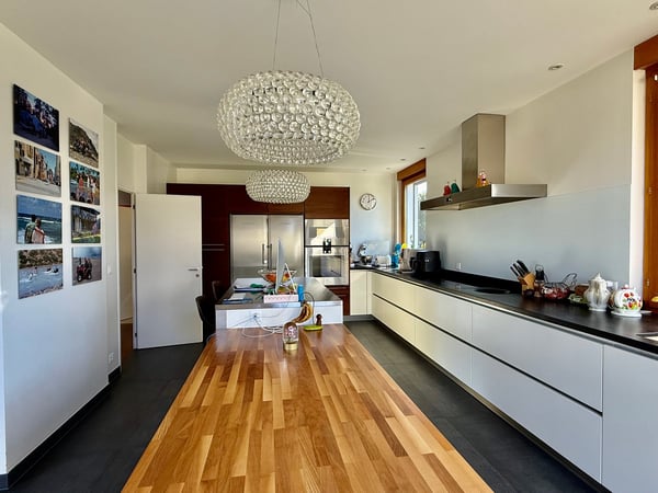 Magnifique villa de 550 m² à Corsier, Élégance, confort et sérénité, grande piscine, parc de 2400 m2 4