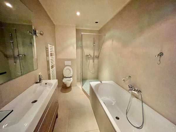 Majestueuse Villa de Caractère à Jussy – 11 Pièces, 350 m² 8
