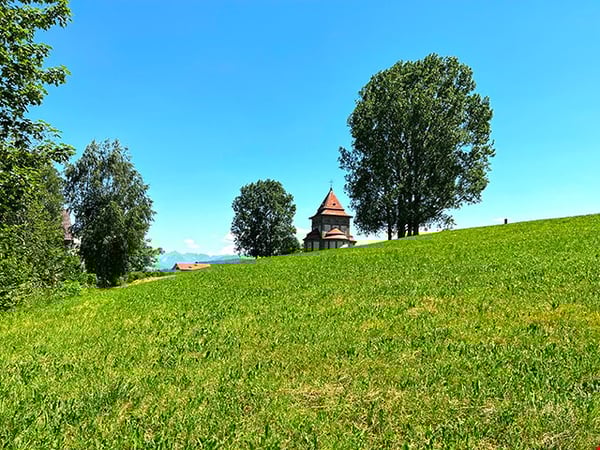 HAUTERIVE - CHARMANT APPARTEMENT - 1.5 PIECES 2