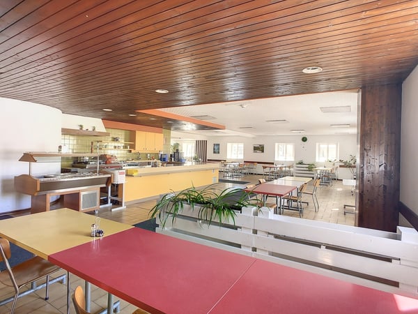 Immeuble mixte de 3779 m3, avec bureaux, dépôt, habitation et garages 3