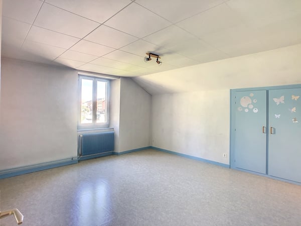 Immeuble mixte de 3779 m3, avec bureaux, dépôt, habitation et garages 13